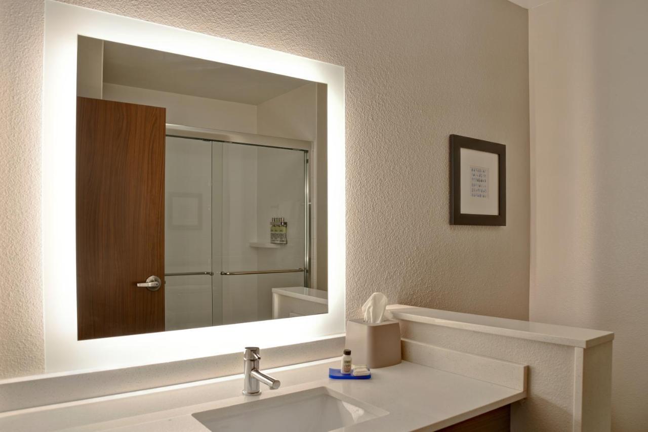 Holiday Inn Express & Suites - Ottawa By Ihg Eksteriør bilde